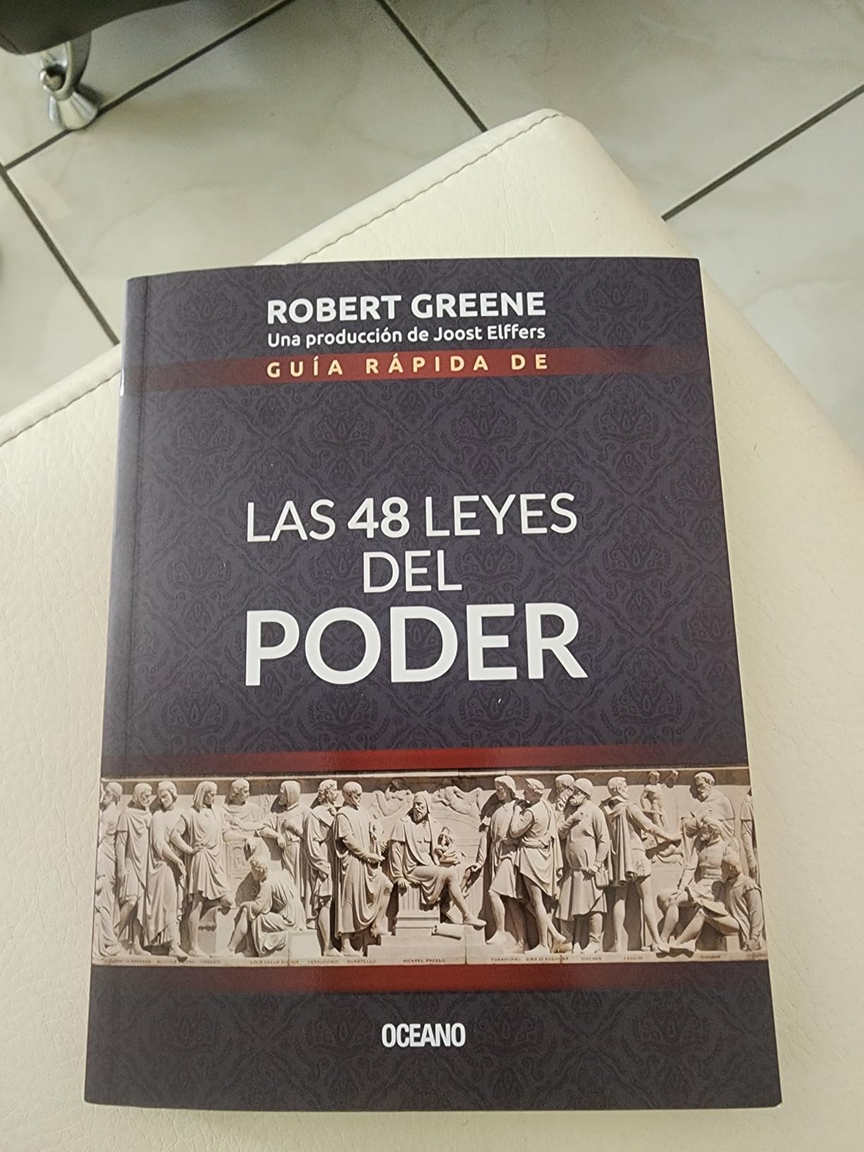 Guía rápida de Las 48 leyes del poder (Spanish Edition) - Robert Greene - Paperback