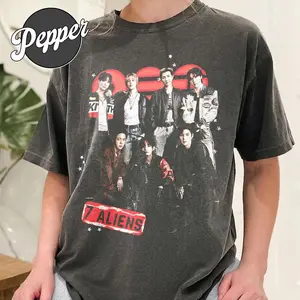 Comfort Colors Vintage 7 Aliens Graphic T-Shirt, Arirang Inspired Tour 2026 Retro Tee, Korean Pop Style Fan Art Shirt