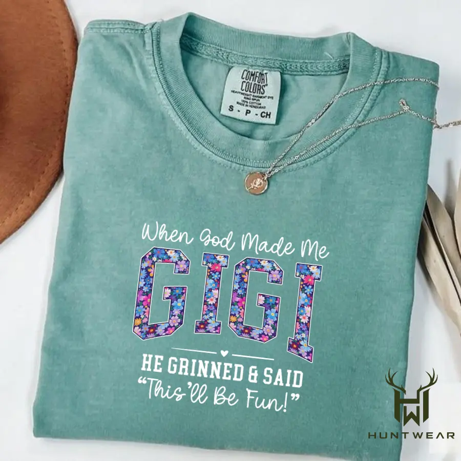 Comfort Colors Gigi Shirt, When God Made Me Gigi Floral Letter Print Tee, Trendy Oversized Aesthetic Grandma Shirt, Cute Family Gift, Women’s Soft Cotton Short Sleeve Casual Tee
