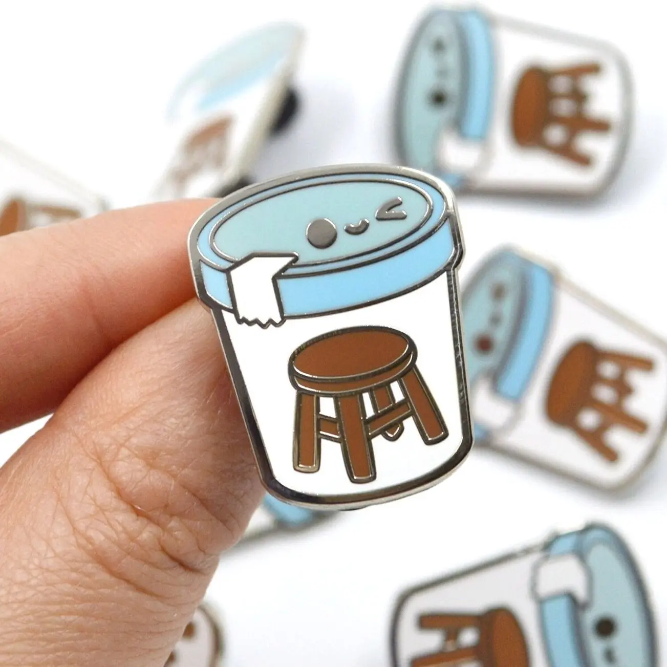 Stool Sample Enamel Pin, Funny Gift for Nurses, Nursing Students, Clinical Lab Techs, MLT, MLS, Medical Lab Scientist, Lab Week roocharms