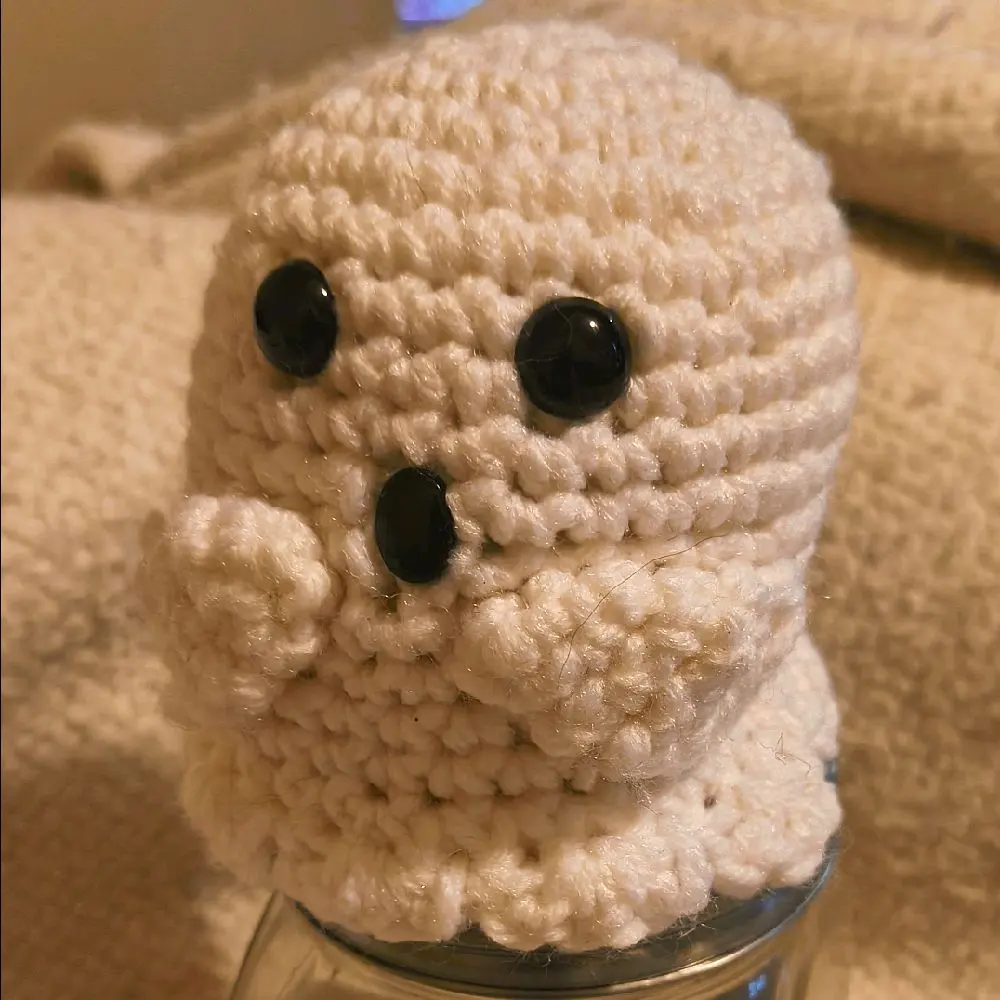 Ghost Plushie - Adorable White Crochet Toy with Black Safety Eyes for Cozy Decor