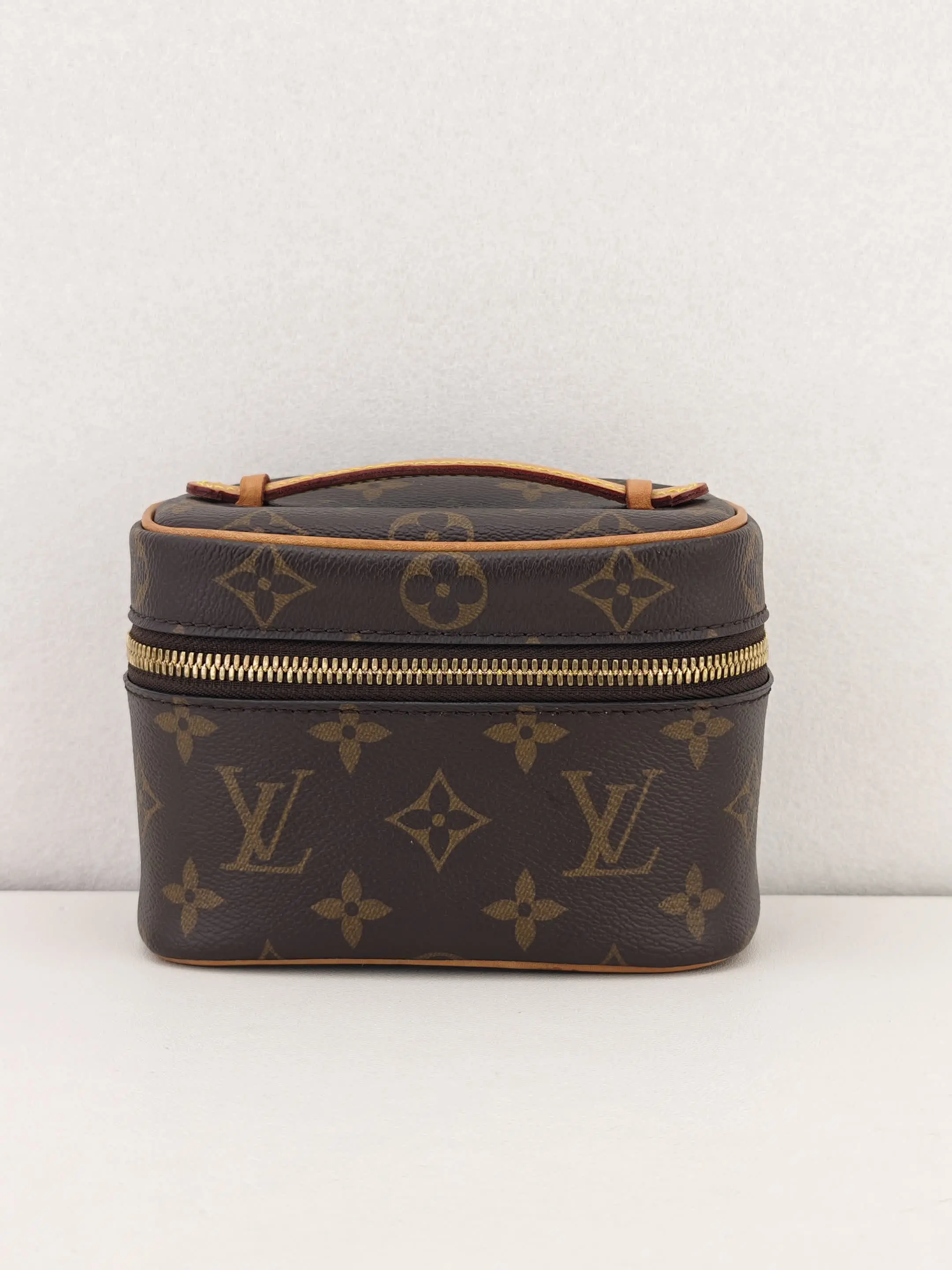 Pre-owned Monogram Coated Canvas Toiletry bags Louis Vuitton Monogram Canvas Nice Nano Vanity Case【Micro chip】