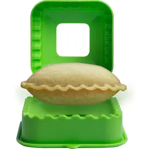 Sandwich Cutter and Sealer Crustless Sandwich Maker Cut and Seal Great for Lunchbox and Bento Box for Boys Girls Kids Lunch (Square)