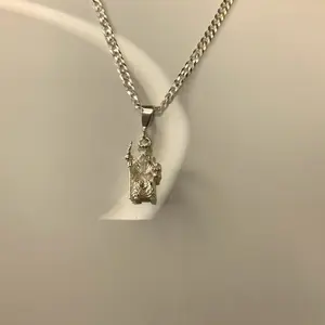 Dije santo niño de Atocha  Plata .925 con cadena 20” de largo