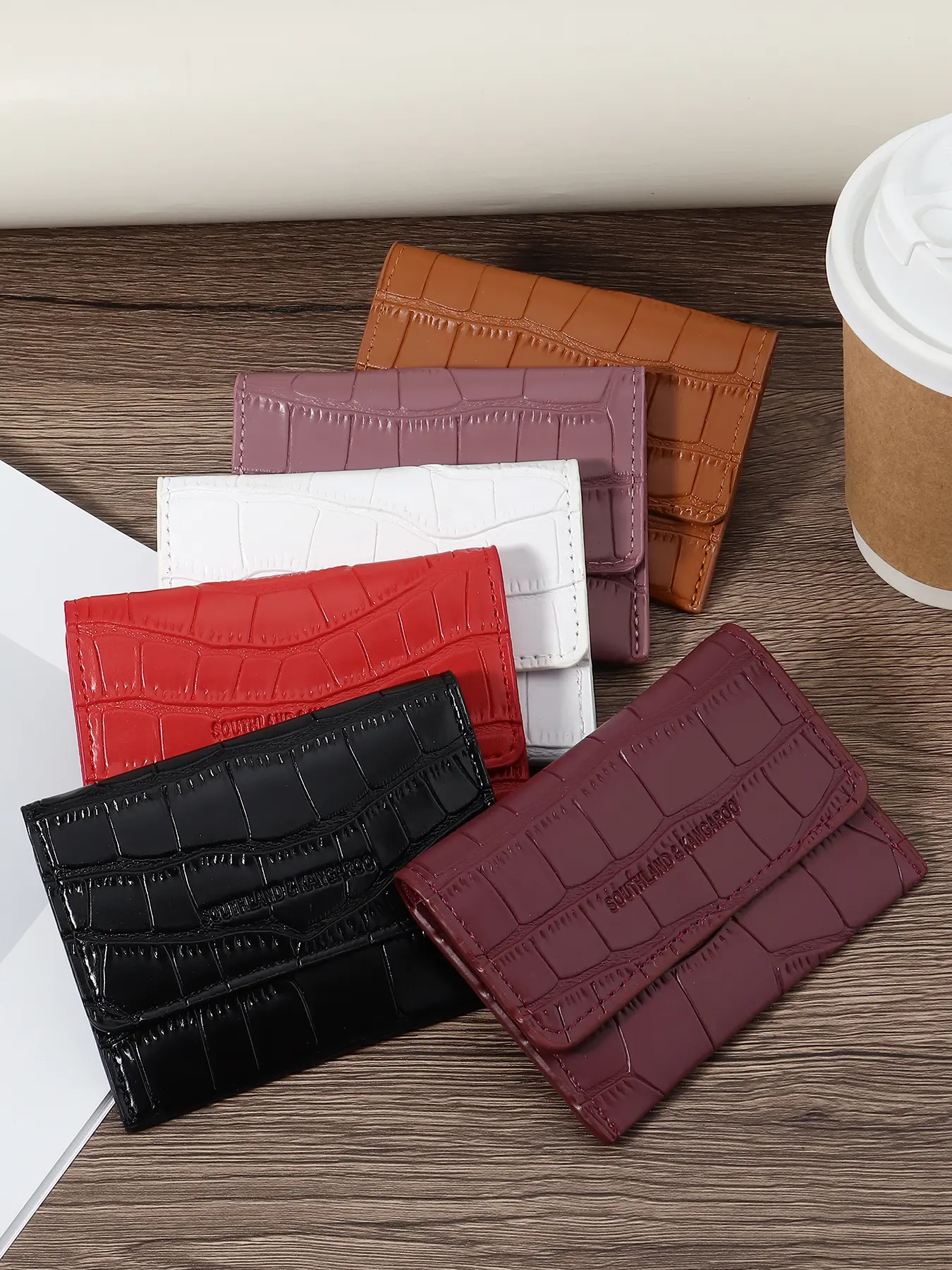 Lightweight women's minimalist credit card bag, stylish snap on portable cash, credit card, coin pocket card bag, high ultra-thin slim card storage credit card bag, suitable for outdoor use, Credit Card Wallet, Credit Card Holder