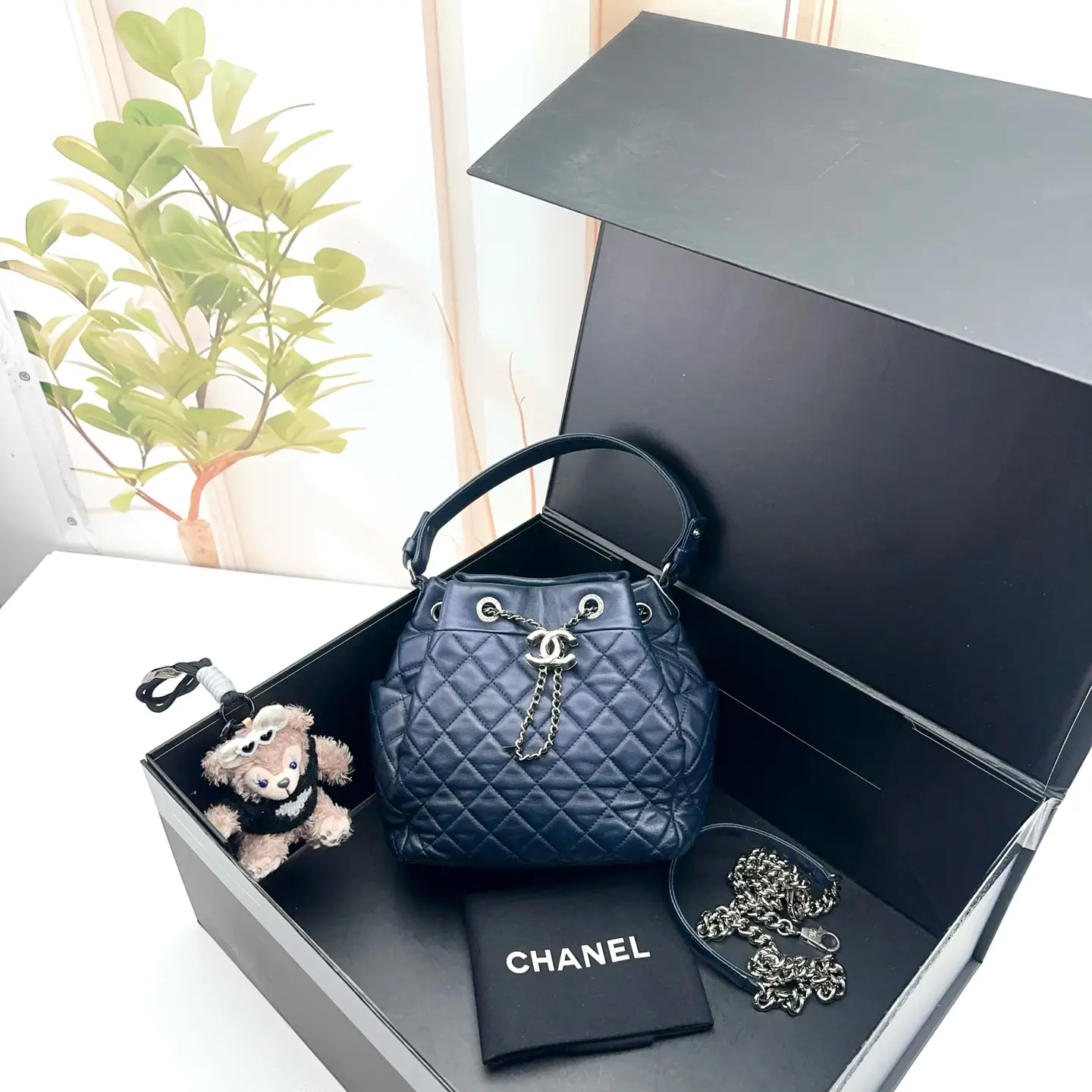 Pre-owned CHANEL Navy Blue Quilted Lambskin Bucket Drawstring Bag 0728 raye 22935746