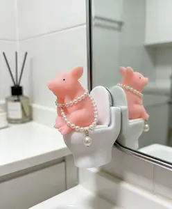 Cute Pig Toilet Buddy, Funny Bathroom Decor, Desktop Ornament, Multi-Functional Hair Tie & Headband Holder, Creative Birthday Gift for Home & Friends