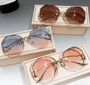 3-Pack Oversized Square Sunglasses for Women Stylish Metal Frame Retro Shades with UV400 Protection Vintage Chic Design for Daily Wear Beach Travel & Outdoor Fashion Unisex Polarized Accessory Trendy Oval Small Frame Sunglasses