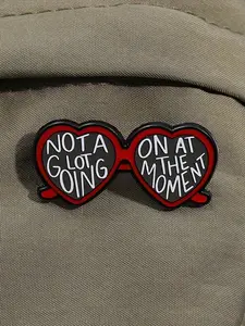 Heart Shaped Sunglasses Design Brooch, Fashionable Enamel Pin for Women & Men, Trendy All-match & Exquisite Brooch for Birthday Gift, Fashion Accessory