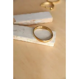 Rae: Circle Bangle 18k Gold Plated
