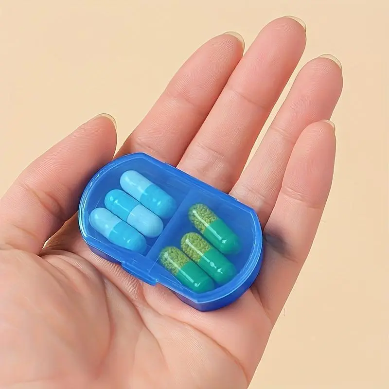Transparent Small Pill Box, Mini Portable Convenient Flip Lip Pill Storage Box, Sealed Waterproof and Moisture-proof Medicine Organizer with Convenience and Organization for Pocket, Purse, Tampons