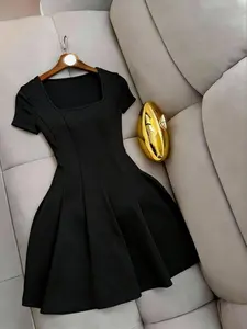 Spring Summer Women's Fitted Short Dress, Square Neck Design, Sleeveless, Perfect for Accessories, Fashionable and Versatile, Casual Wear