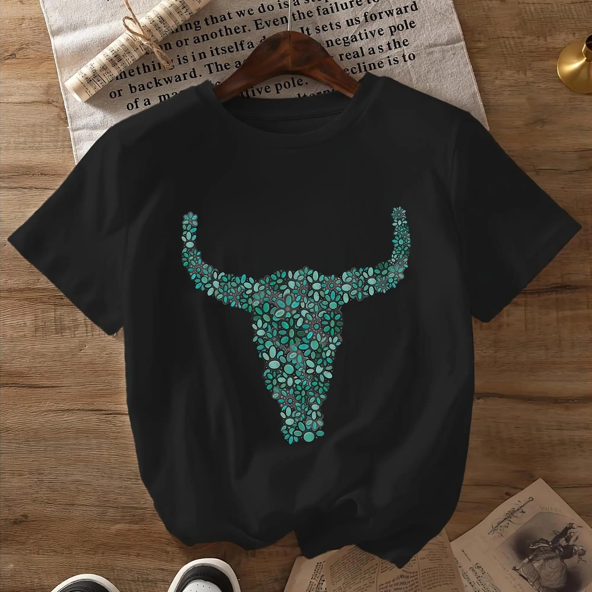 Women's Southwestern Fitted Cotton Crew Neck Short Sleeve T-Shirt with Longhorn Graphic, Casual Top for Spring and Summer, Longhorn Graphic Women's T-Shirts