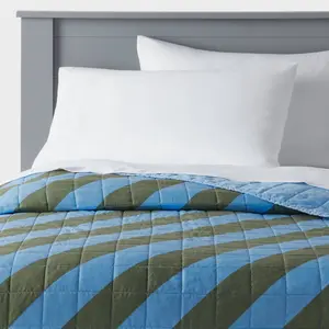 Twin Striped Kids' Quilt Blue/Green - Pillowfort