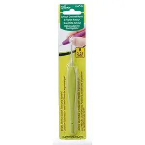 Clover 5.5" Amour Crochet Hook