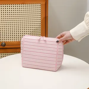 New Trendy Fashion Makeup Bag Large Capacity Multi-Compartment Portable Travel Skincare Cosmetic Storage Bag Wash Bag Makeup Organizer Pouch