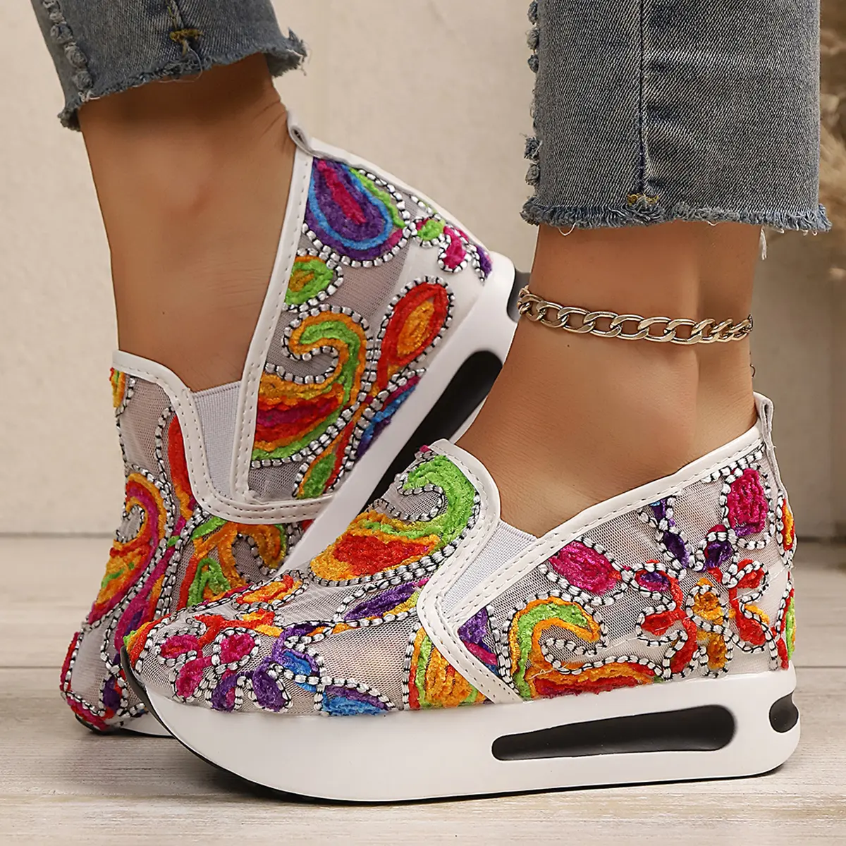 Women's Flower Print Platform Sneakers, Breathable Mesh Slip-On Shoes with a Cushioned Sole for Casual Wear, Walking Shoes, Soft, Floral Embroidery, Cloth, Wedge Sneakers, Fabric, Low Top
