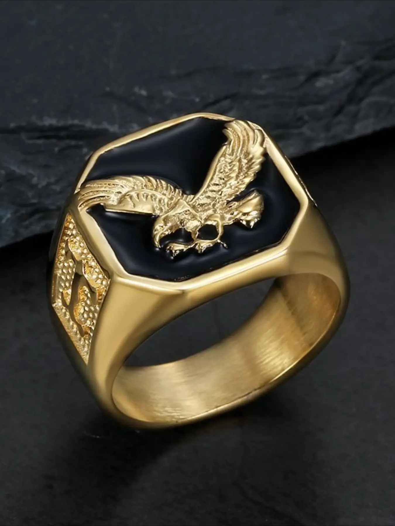 Trendy simple and domineering new style hot-selling hip-hop animation stainless steel gold-plated drop glue spread wings flying eagle domineering men's ring accessories Fashionable Jewelry Accessories