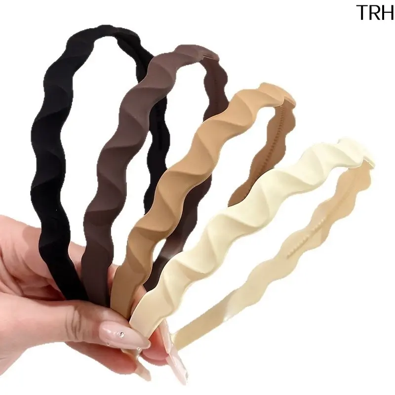 Wavy Serrated Non Slip Hair Headband for Women, Flexible High Crown Voluminous Face Slimming Hair Band, Matte Neutral Tone Head Hoop for Daily Wear Skincare Makeup Hairstyling