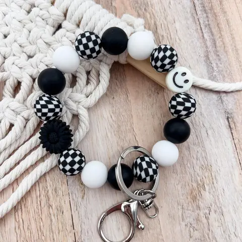 Boho Style Checkerboard Pattern Silicone Beaded Keychain, Cute Flower & Smile Face Charm, Fashion Accessories, Trendy Cute Keychain for Women & Men, Key Rings, Keyring