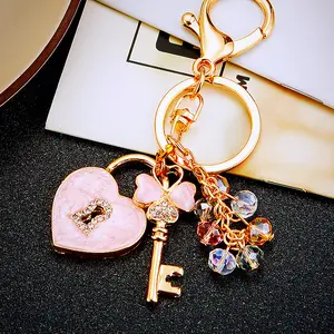 2 PCS Keychains, Four-Leaf Clover Heart-Shape Lock, Car Key Ring, Female Creative Diamond Heart Lock, Package Pendant Metal Key Chain, Gift for Friends