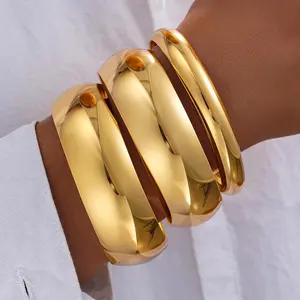 2026 Jewelry Trend: Smooth Polished Gold Cuff Bangles That Elevate Any Outfit Instantly✨