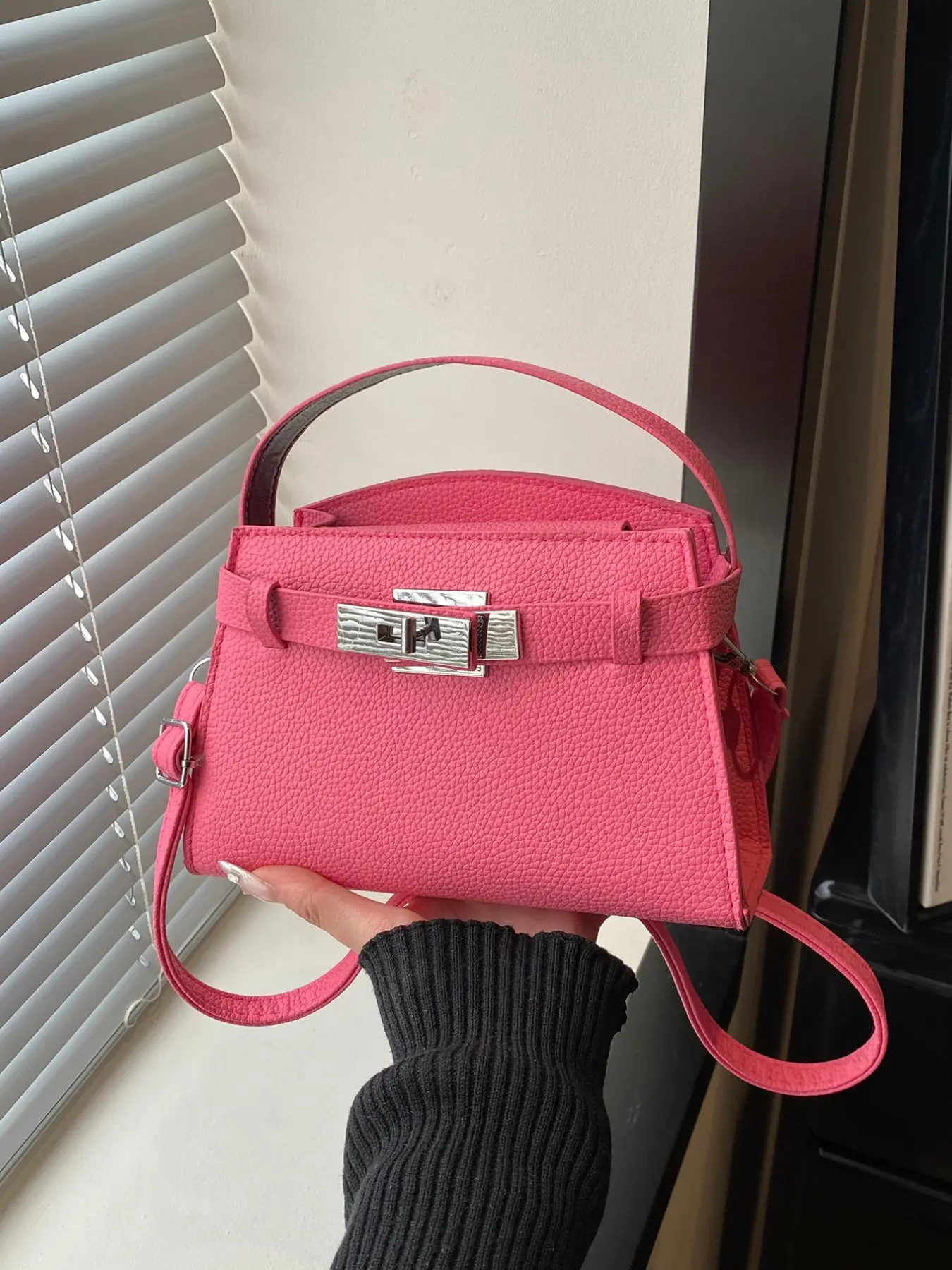 Women's New Mini Fashion Classic Solid Color Elegant Shoulder Bag, Buckle and Metal Clasp Decorative Casual Square Bag, Perfect for Daily Use, Everyday Bags, Adjustable Strap Purse, Fashionable Crossbody Bag