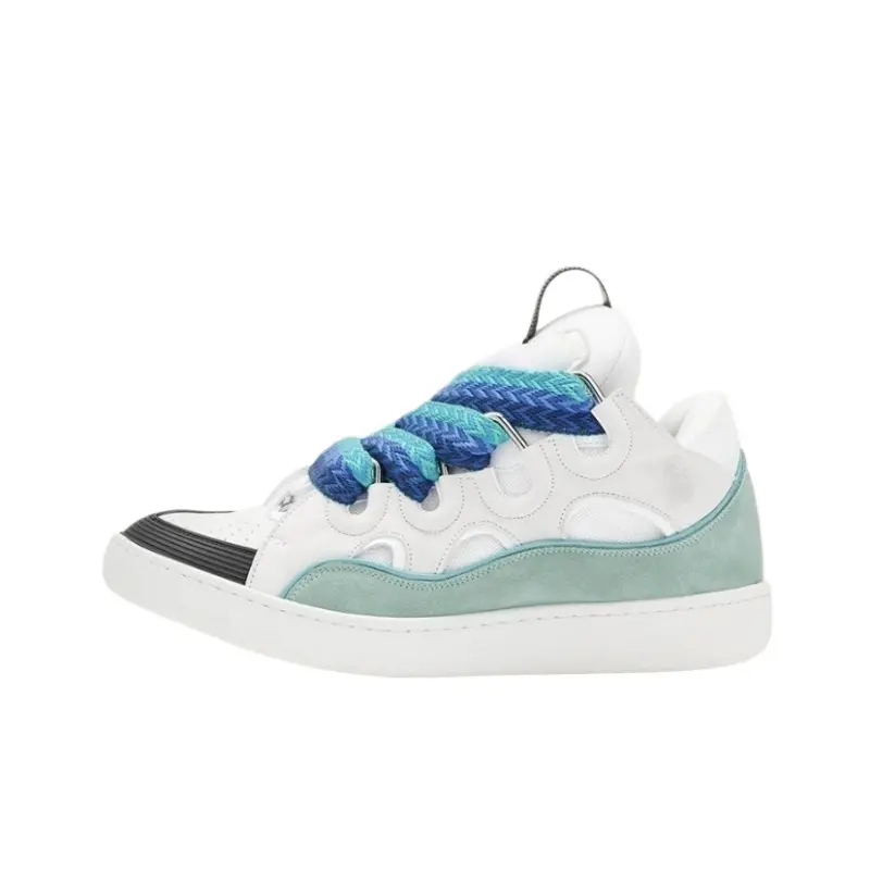 Comfortable and versatile low-top fashionable sneakers for men in white and green
