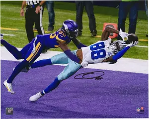 Ceedee Lamb Dallas Cowboys Autographed 16" x 20" TD Catch vs. Minnesota Photograph - Fanatics Authentic Certified