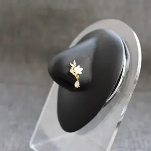 Flower Nose Rings II Collection - Elegant Design with Floral Accents and Gold Accents