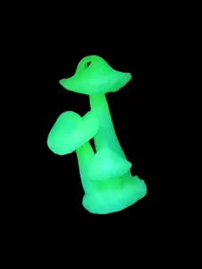 Glow-in-the-Dark Mushroom Keychain – Fantasy Accessory – 3D Printed Gift