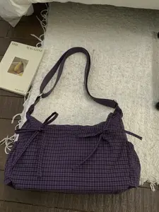 Tote Bag, Women's Plaid Striped Foldable Handbag with Adjustable Shoulder Strap and Ruffled Multi-Pocket Design, Casual Style Suitable for School/University; Zipper Closure; Durable for Daily Use, Shopping, and Travel.