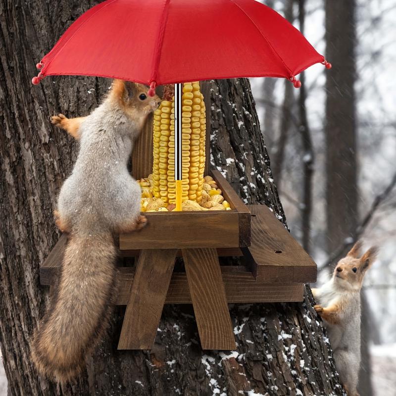 Wooden Squirrel Feeder with Umbrella, Durable Corn Cob Stand, Suitable for Chinchillas