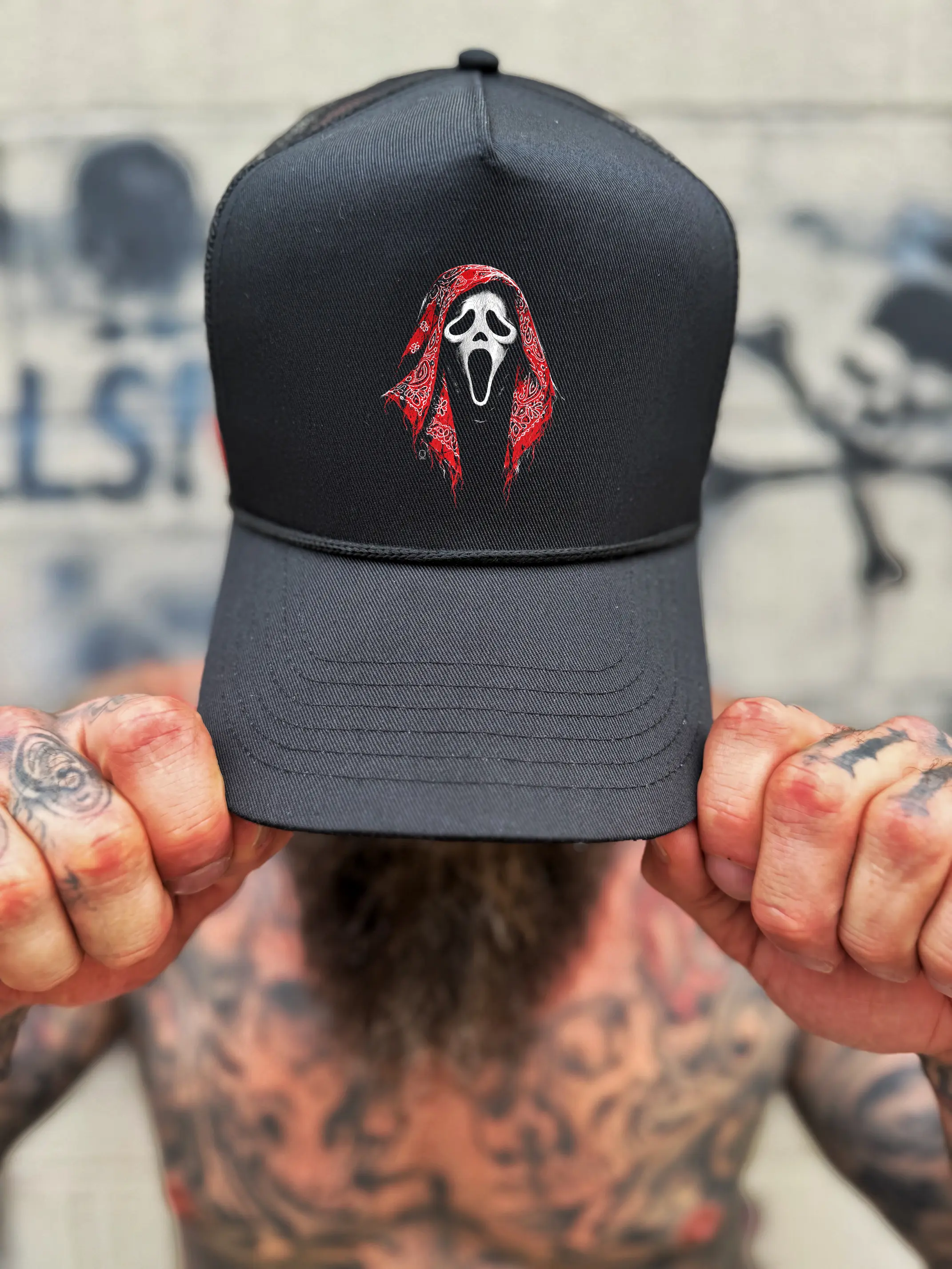 GHOSTFACE RED CURVED BILL BLACK HAT