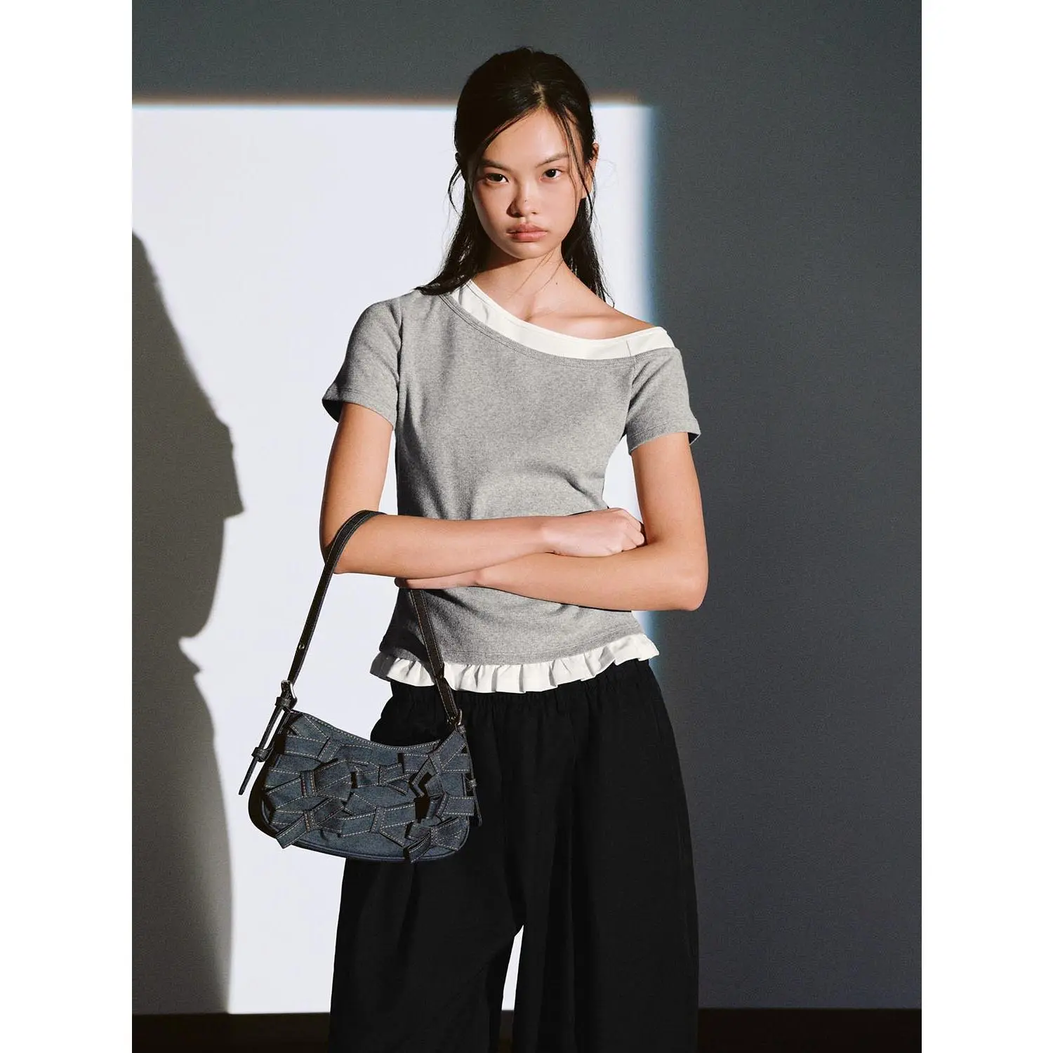 URBAN REVIVO 2026 Summer Women's Style 1-Shoulder Color Block Mock 2-Piece Slim-Fit Cotton T-Shirt, Casual Streetwear Shortsleeve Top with Quality Fabric, UYU460067