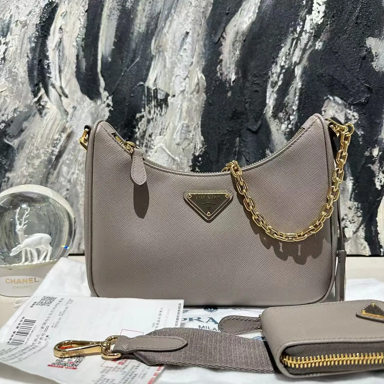 Pre-owned PRADA Saffiano Leather Shoulder Bag with Gold Chain Strap and Zip Closure, Grey Color, Elegant Design for Women 14444