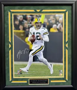 Aaron Rodgers Autographed Hand Signed Custom Framed 16x20 Green Bay Packers Photo - Beckett COA
