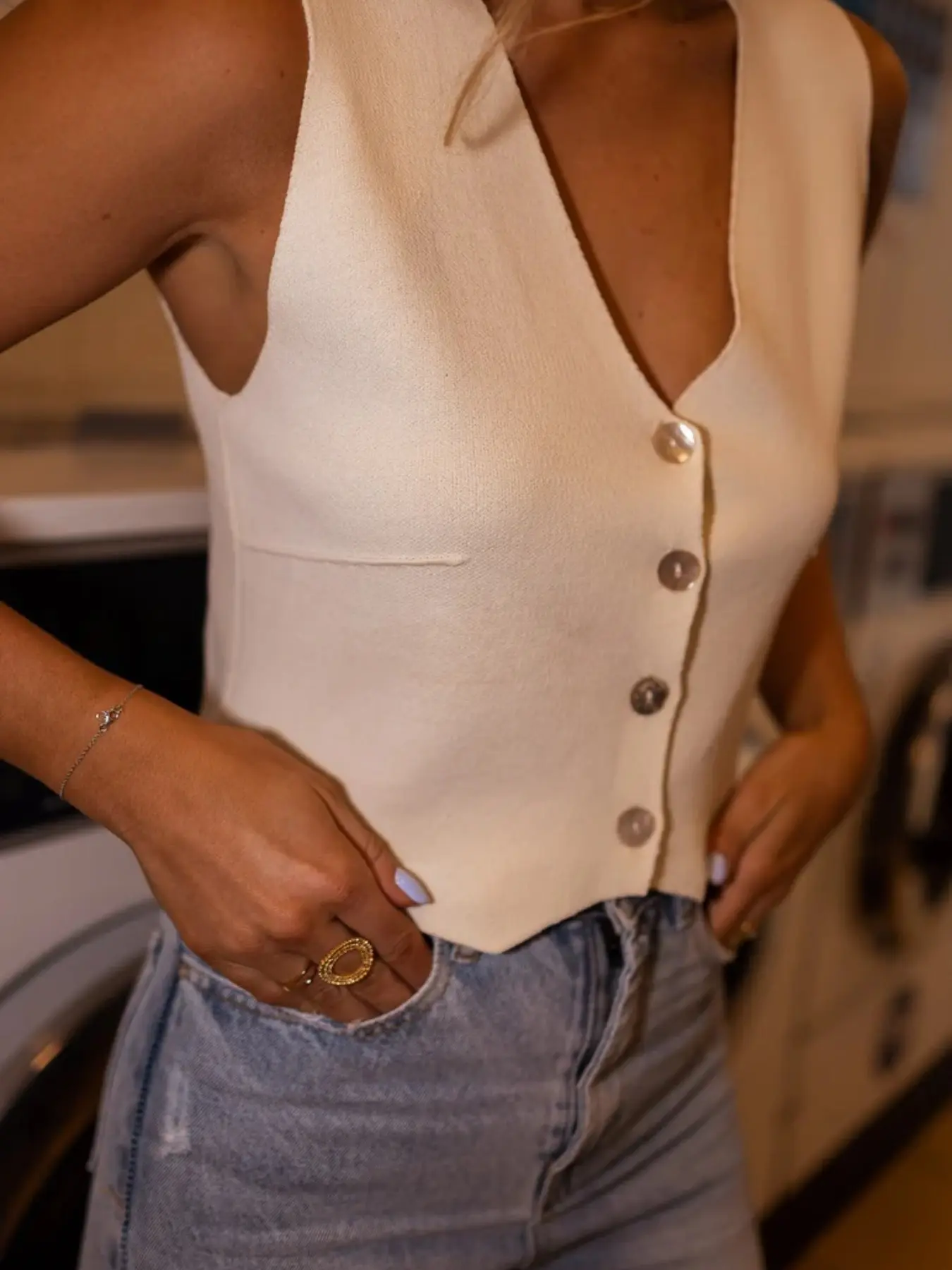 Women's Solid Color V Neck Knit Vest, Casual Fashion Button Down Waistcoat for Summer, Fashion Women's Knitwear for Daily Wear, Womenswear