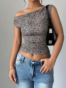 Women's Leopard Print Crop Tee, Casual Asymmetrical Neck T-shirt for Daily Wear, Ladies Clothes for All Seasons, Womenswear