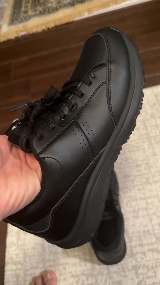 Item: Black, Men 9.5