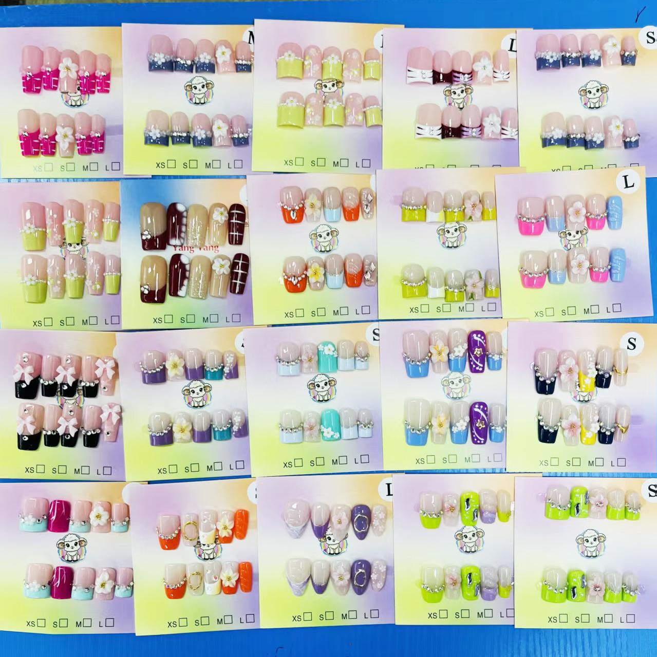 Classic French manicure, timeless and versatile