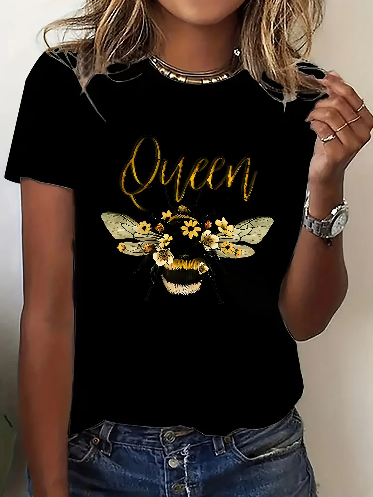 Women's Queen Bee Print Short Sleeve T-Shirt - Bee & Letter Patterns, Round Neck Casual Blouse, Machine Washable Spring Summer Fall Top, Multi-Color & Size Options for, Casual Attire - Beekeeper Outfit Staple