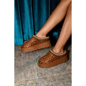 WILD DIVA Embroidered Trim Round Toe Platform Boots