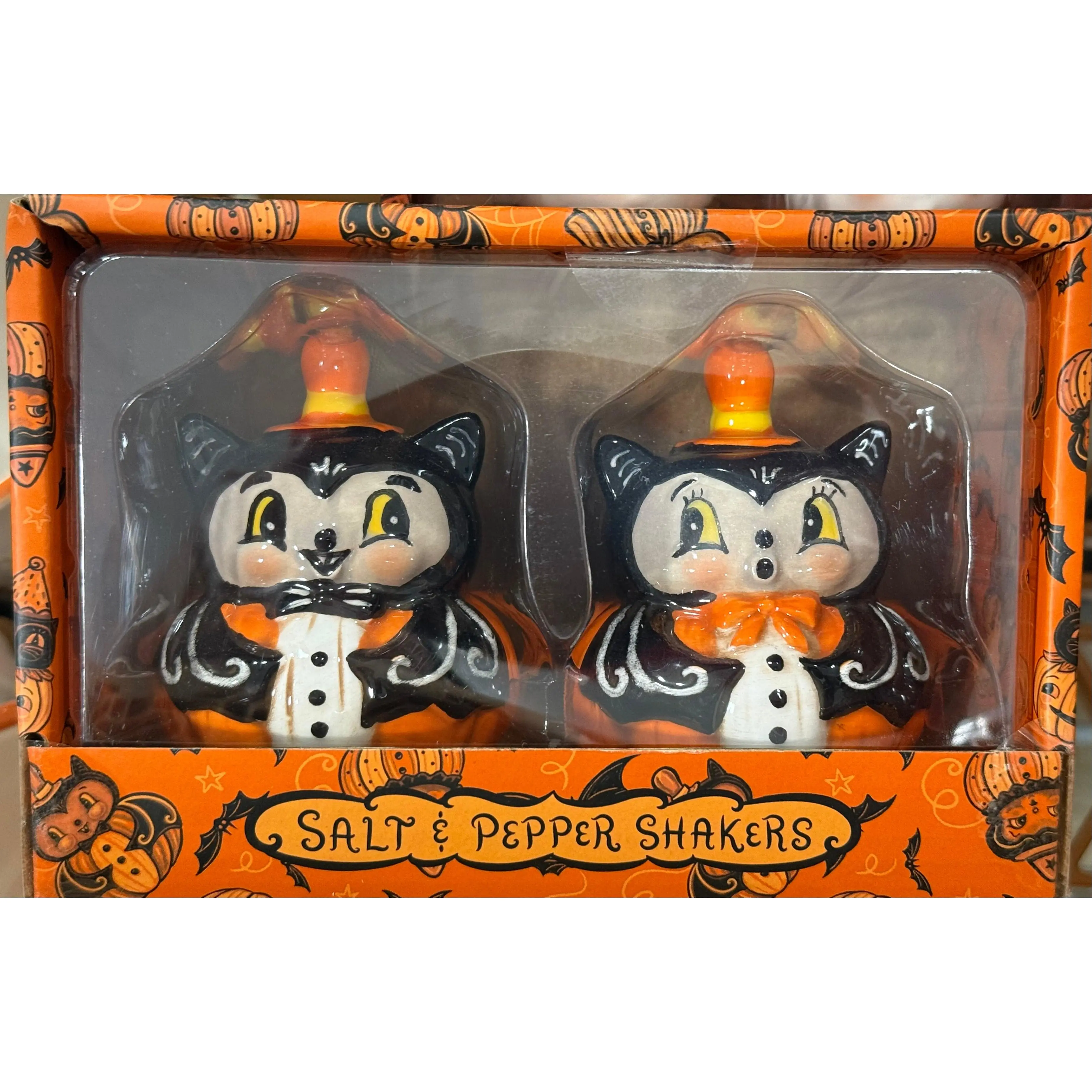 The New Joanna Parker ceramic salt and pepper shaker set bats