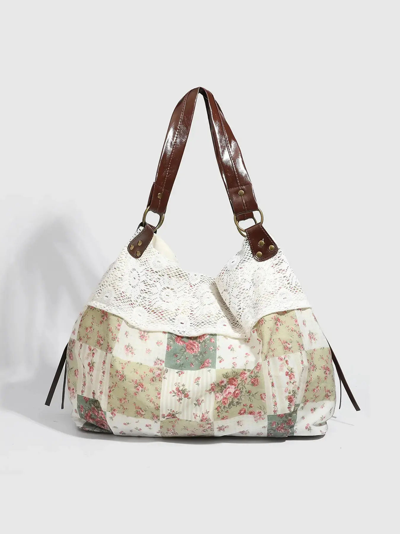 Small niche design retro fashion texture underarm bag, floral plaid patchwork fabric, lace lace design, large capacity elegant atmosphere single shoulder bag, suitable for beach vacation, shopping, and gatherings, Fashionable Shoulder Bag