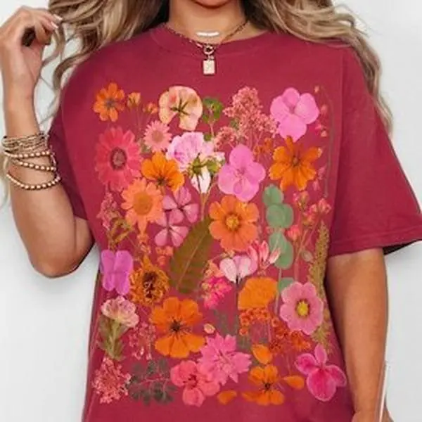 Pressed Flower Tshirt Comfort Colors Boho Nature Lover Tee Gardening Gift Vintage Wildflower Shirt Daisy Pink Summer Cotton Shirt for Women Fit Top