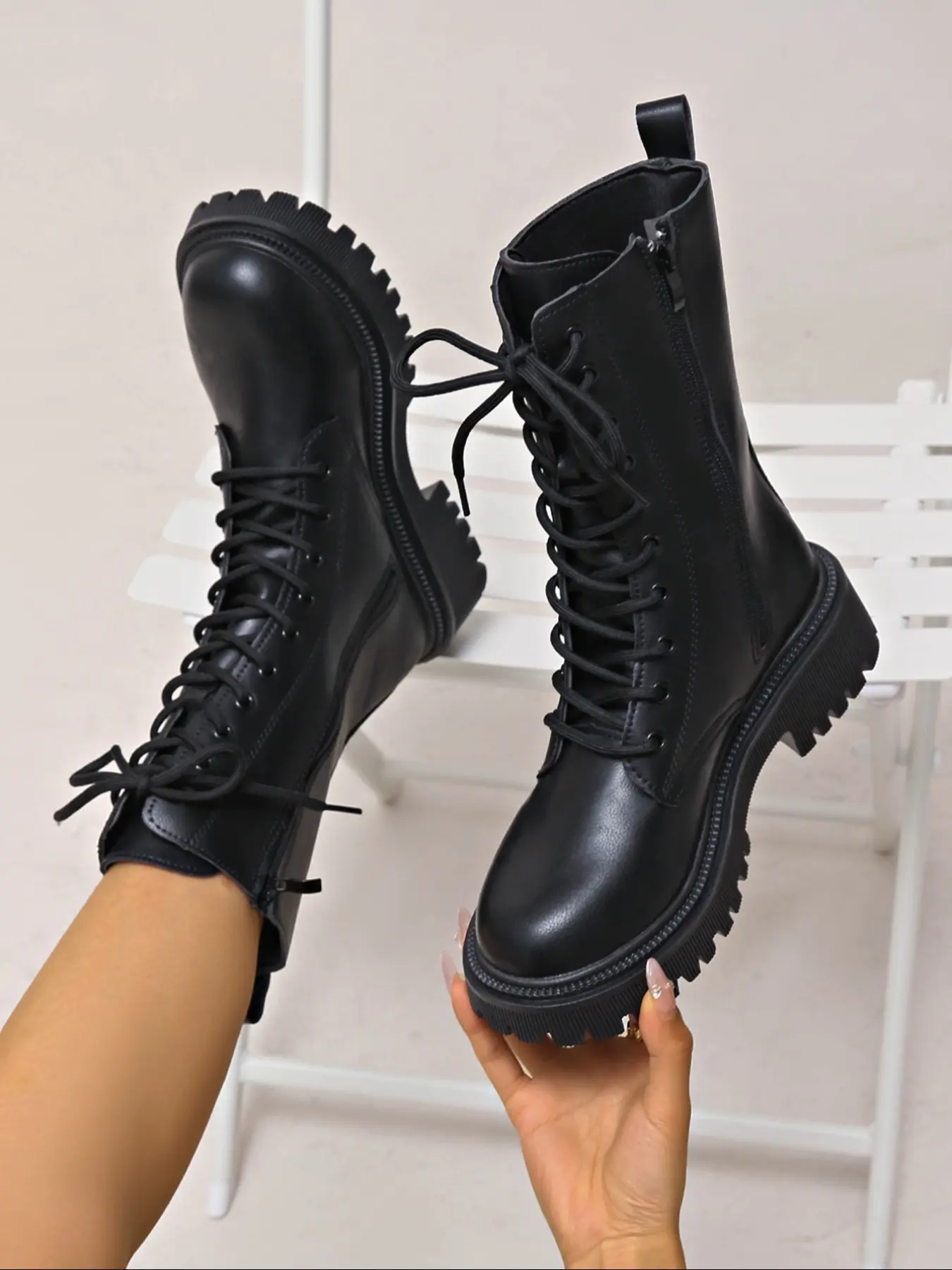 Women's Motorcycle Biker Boots, Thick Sole Lace-Up Round Toe Fashion Boots, Side Zipper Mid-Calf Leather Boots for Fall Winter, Winter Warm Boots, Trendy Boots