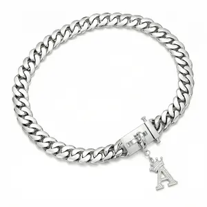 POPILY Silver Pet Collar—meticulously crafted from titanium steel, featuring a buckle exquisitely set with dazzling cubic zirconia. This luxurious collar is custom-tailored for large dogs and showcases a stylish Cuban Link design.