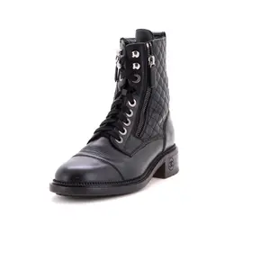 Pre-owned Chanel Women's CC Zip Up Combat Boots Quilted Leather by Rebag