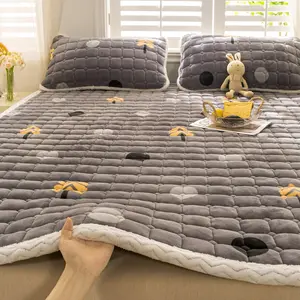 Super Soft Comfortable Milk Wool Thin Mattress Cover, Breathable Mattress Pad, High-End Insulated Quilted Mattress Protector, Anti-Wrinkle, All Seasons